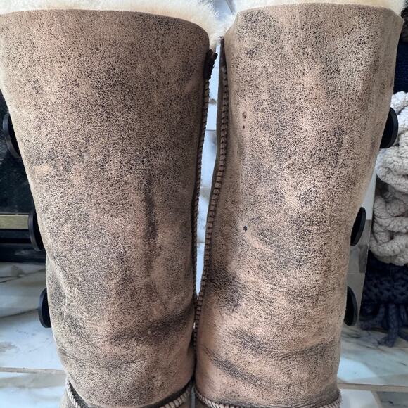 Ugg Women’s Tall Bailey Triplet Button Brown Bomber Suede Sheepskin Boots Size 9 - Picture 6 of 14